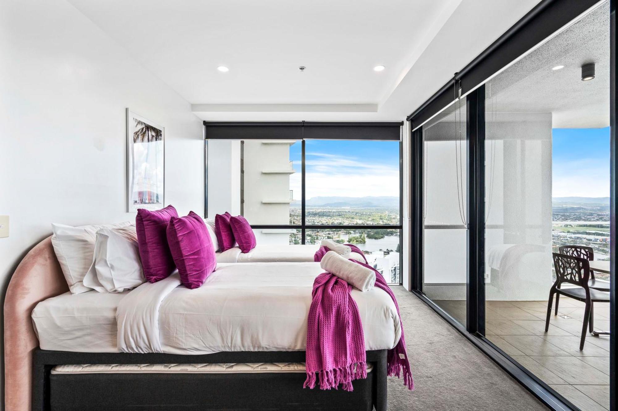 Circle On Cavill - Self Contained & Privately Managed Apartments - Wow Stay Gold Coast Exterior foto