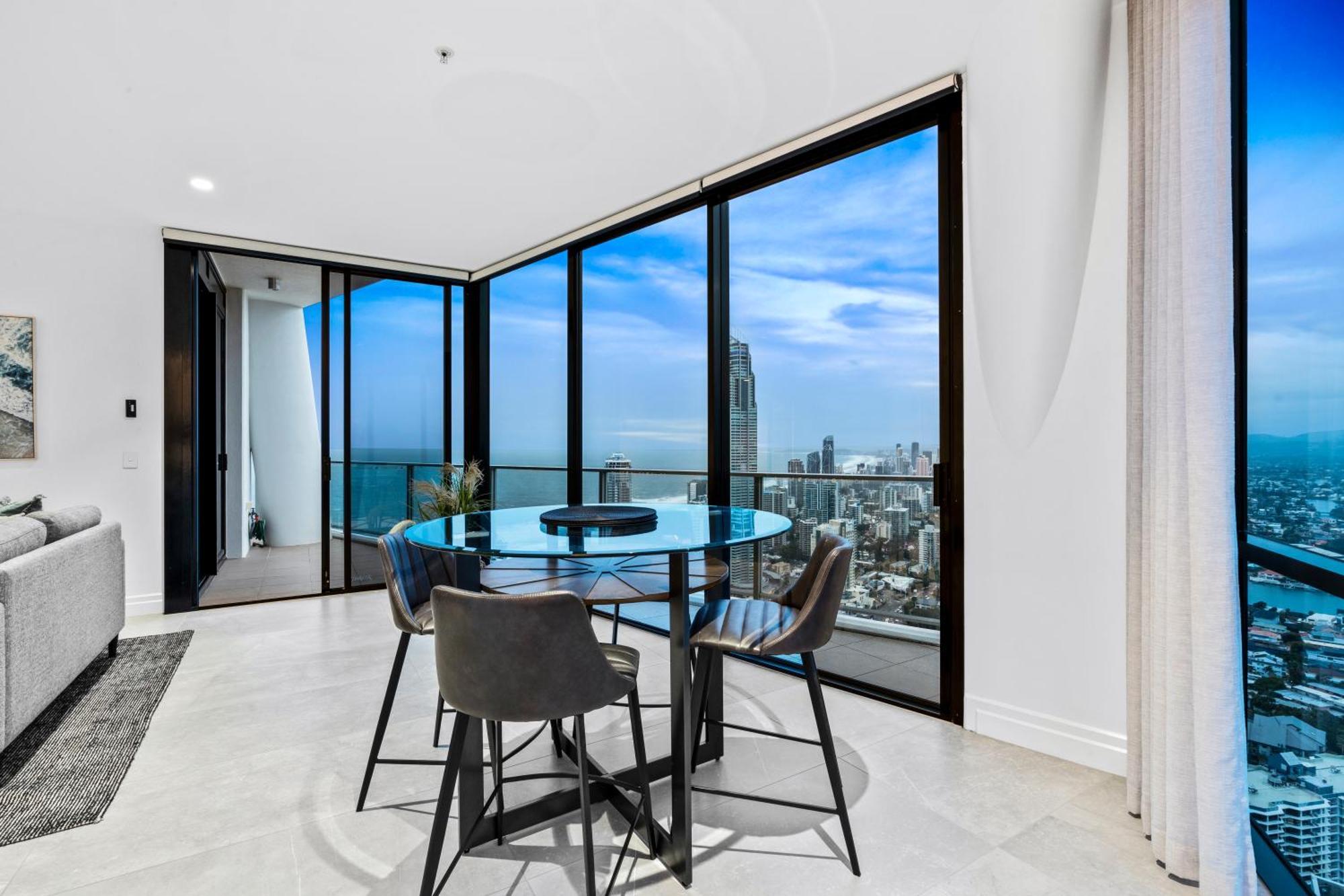 Circle On Cavill - Self Contained & Privately Managed Apartments - Wow Stay Gold Coast Exterior foto