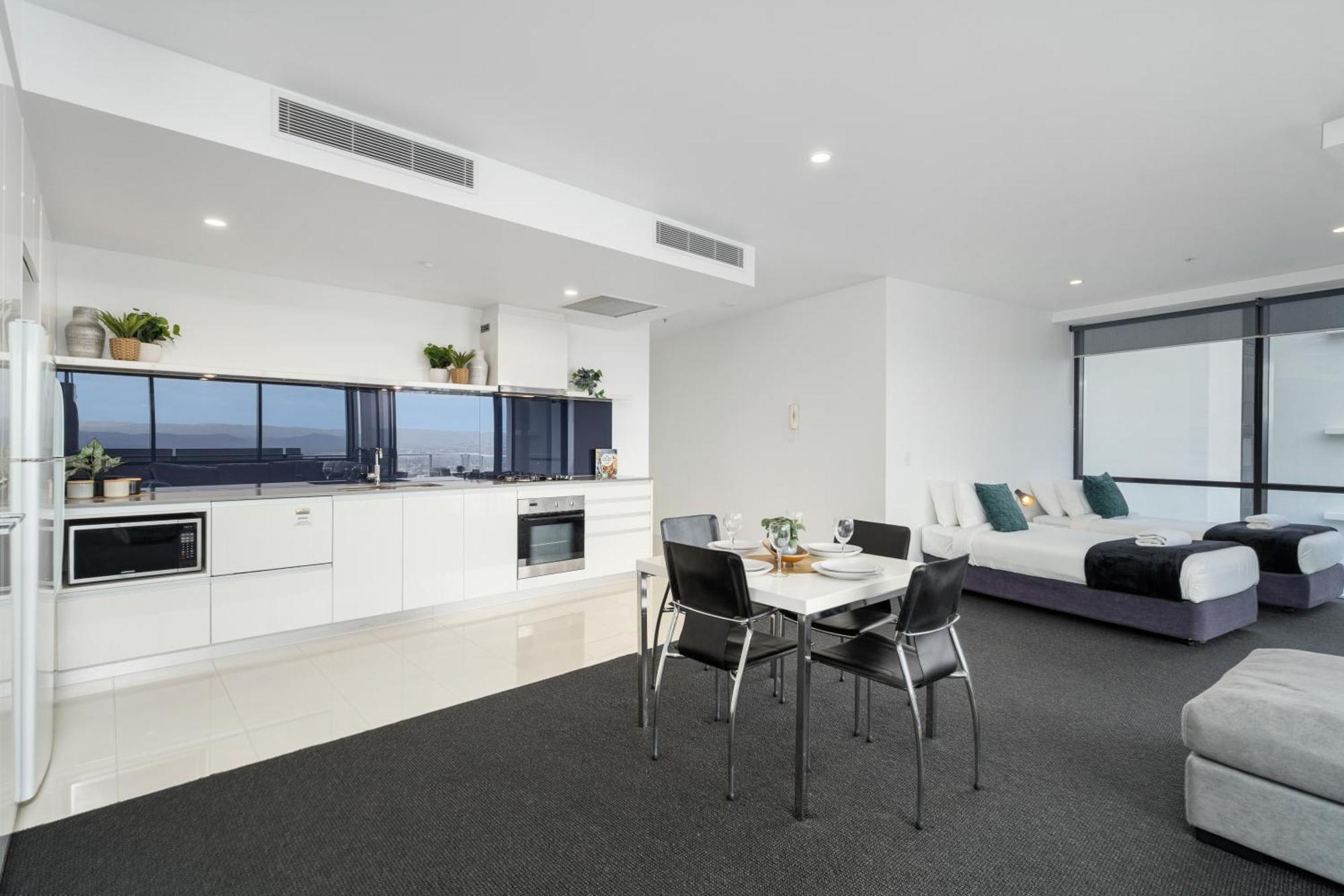 Circle On Cavill - Self Contained & Privately Managed Apartments - Wow Stay Gold Coast Exterior foto