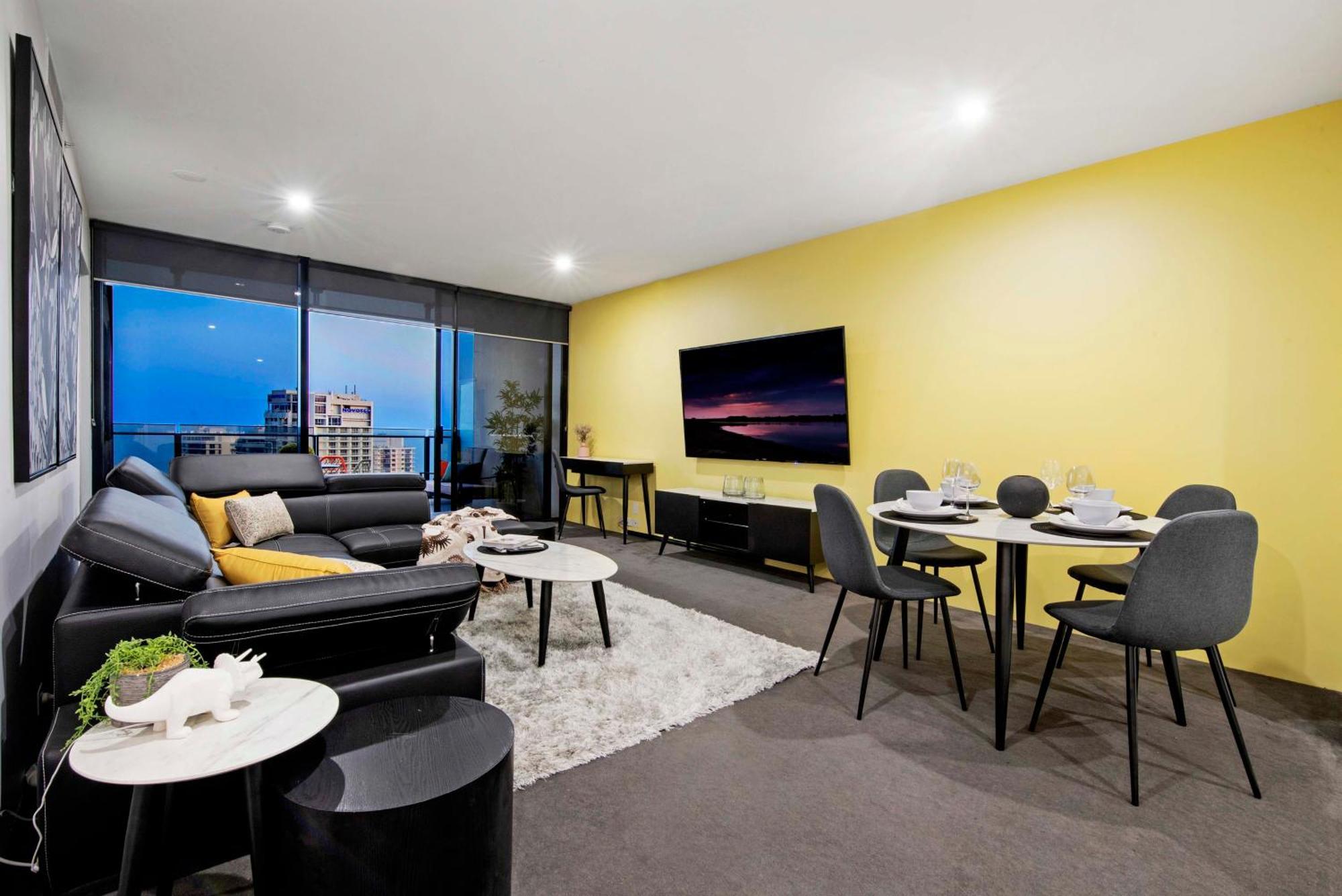 Circle On Cavill - Self Contained & Privately Managed Apartments - Wow Stay Gold Coast Exterior foto